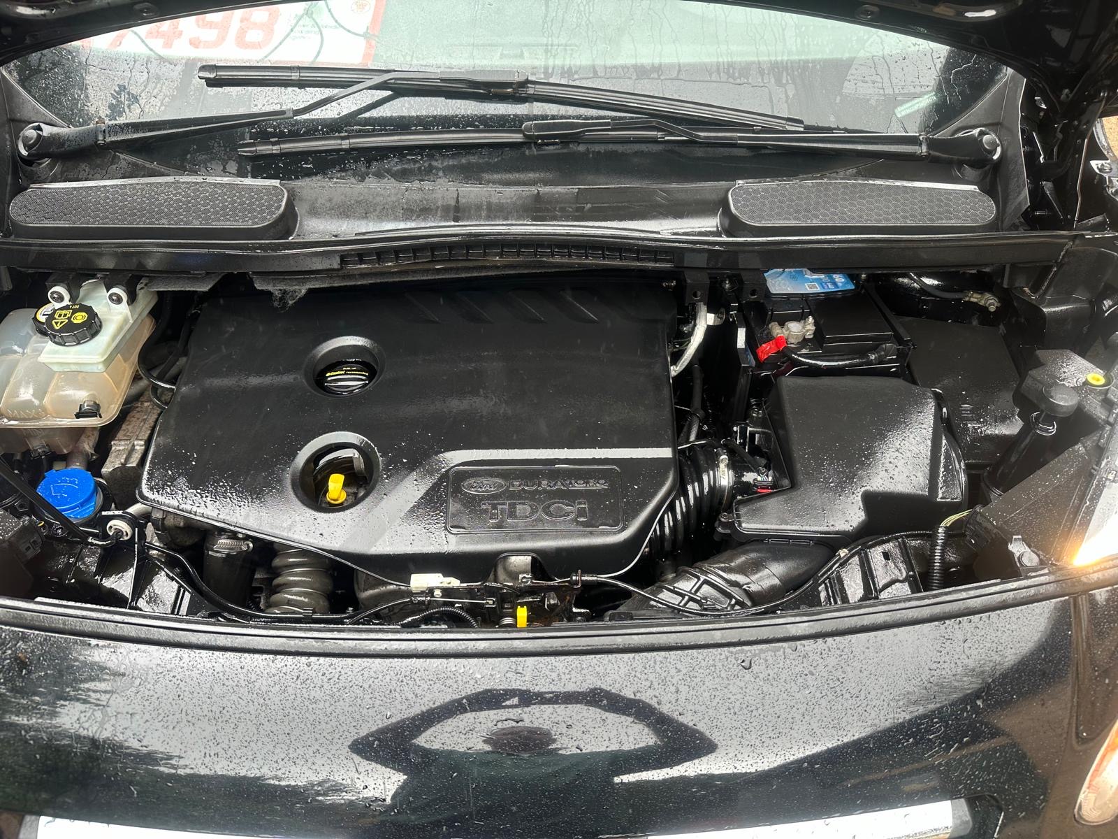 Ford TDCi diesel engine bay